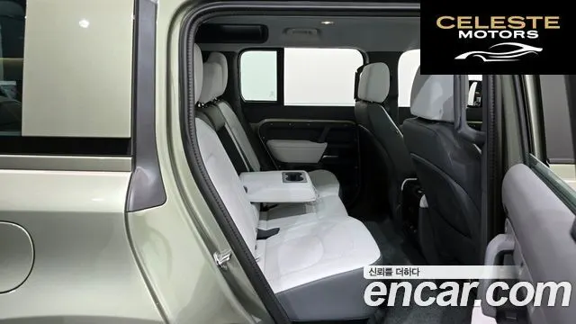 LAND ROVER Defender (L663) 110 D250 X-Dynamic SE 2025 — photo 12 sur 20