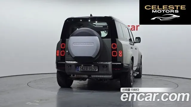 LAND ROVER Defender (L663) 110 D250 X-Dynamic SE 2025 — photo 4 sur 20