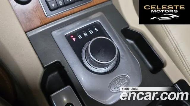 LAND ROVER Discovery 4 3.0 SDV6 SE 2016 — photo 9 sur 20