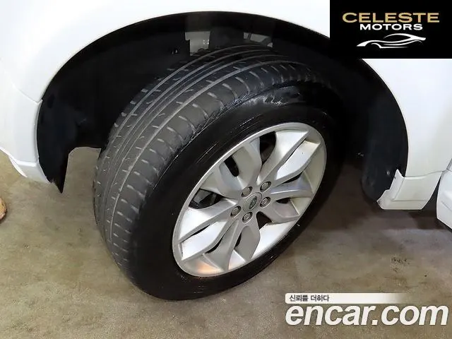LAND ROVER 2 2.2 SD4 HSE 2013 — photo 19 sur 25