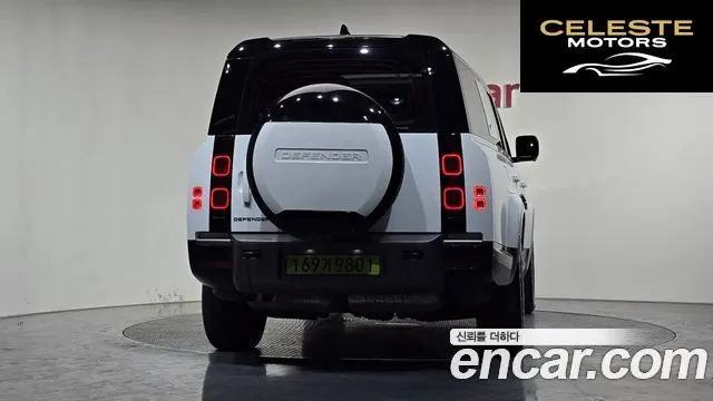 LAND ROVER Defender (L663) 130 D300 X-Dynamic HSE 2024 — photo 3 sur 20