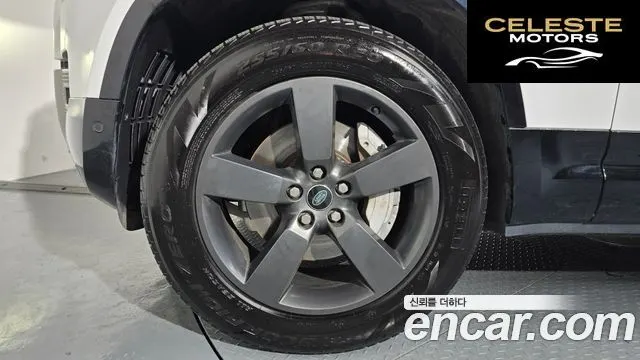LAND ROVER Defender (L663) 130 D300 X-Dynamic HSE 2024 — photo 4 sur 20