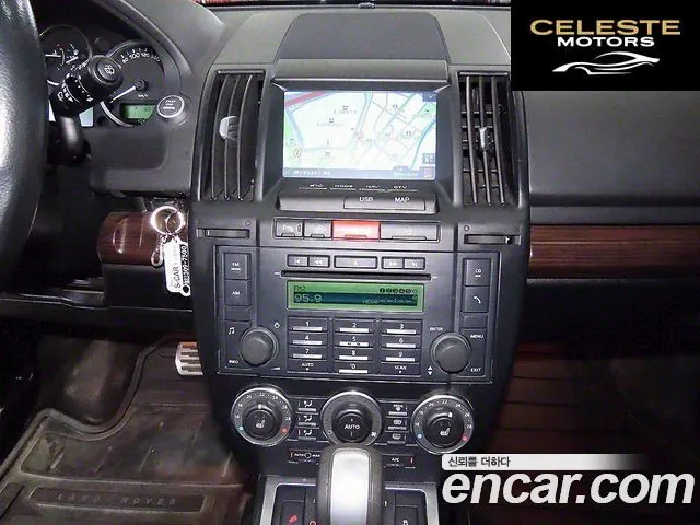 LAND ROVER 2 2.2 SD4 HSE 2012 — photo 11 sur 25