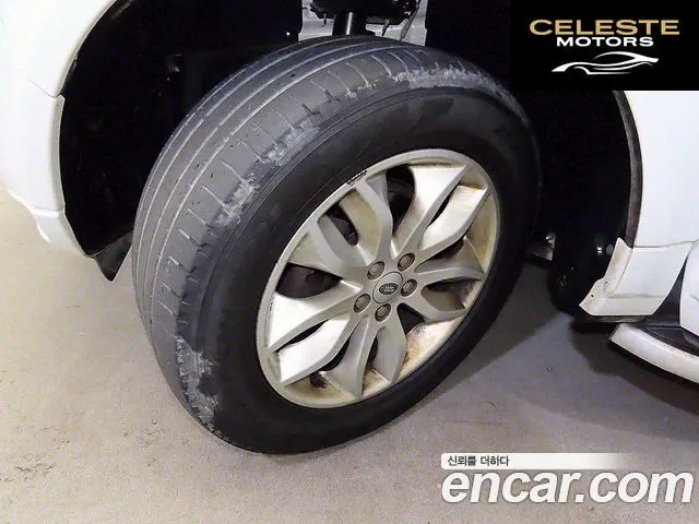 LAND ROVER 2 2.2 SD4 HSE 2012 — photo 19 sur 25