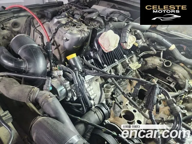 LAND ROVER Range Rover 44.4 SDV8 Vogue SE 2016 — photo 18 sur 26