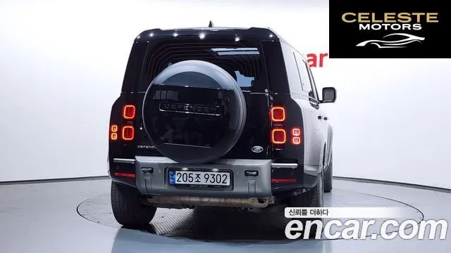 LAND ROVER Defender (L663) 110 P300 X-Dynamic SE 2023 — photo 4 sur 20
