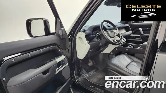 LAND ROVER Defender (L663) 110 P300 X-Dynamic SE 2023 — photo 10 sur 20