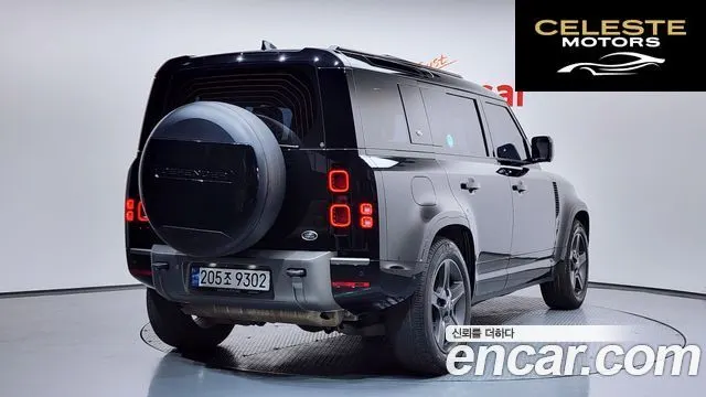 LAND ROVER Defender (L663) 110 P300 X-Dynamic SE 2023 — photo 2 sur 20