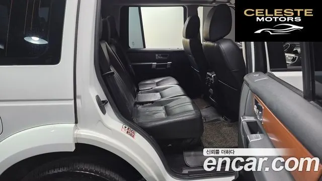 LAND ROVER Discovery 4 3.0 SDV6 SE 2016 — photo 11 sur 20