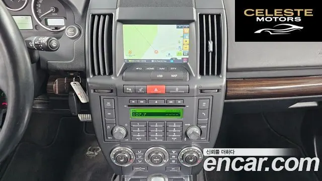 LAND ROVER 2 2.2 SD4 HSE 2011 — photo 16 sur 20