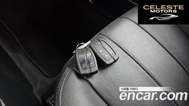 LAND ROVER 2 2.2 SD4 HSE 2011 — photo 18 sur 20