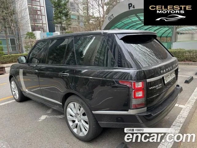 LAND ROVER Range Rover 44.4 SDV8 Vogue SE 2015 — photo 12 sur 14