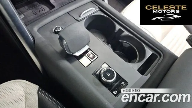 LAND ROVER Discovery 5 P360 R-Dynamic SE 2022 — photo 9 sur 20