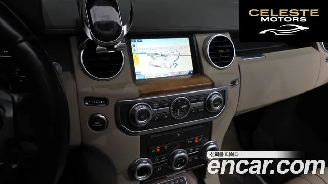 LAND ROVER Discovery 4 3.0 SDV6 SE 2016 — photo 14 sur 20