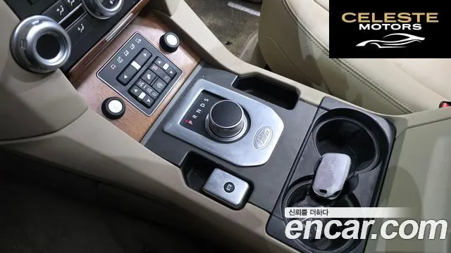 LAND ROVER Discovery 4 3.0 SDV6 SE 2016 — photo 9 sur 20