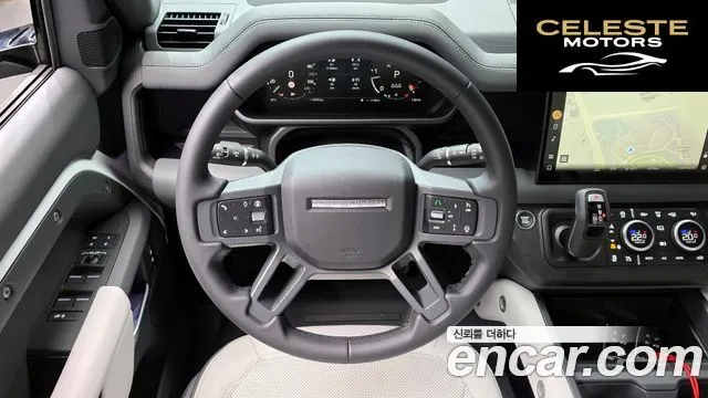 LAND ROVER Defender (L663) 110 D250 X-Dynamic SE 2025 — photo 13 sur 20