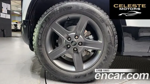 LAND ROVER Defender (L663) 110 D250 X-Dynamic SE 2025 — photo 5 sur 20