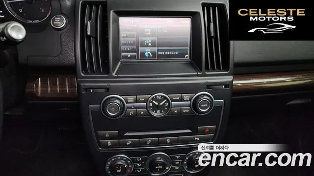 LAND ROVER 2 2.2 SD4 HSE 2013 — photo 14 sur 20