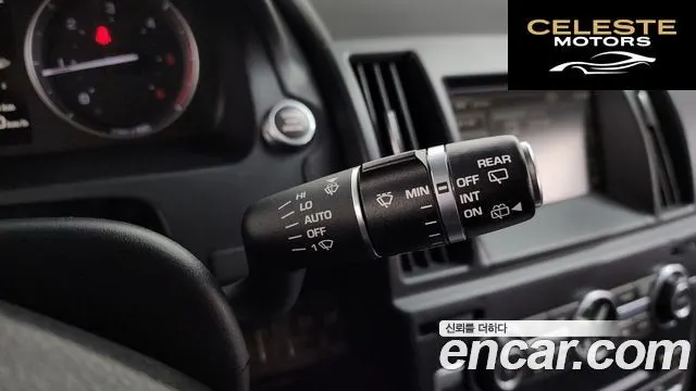 LAND ROVER 2 2.2 SD4 HSE 2013 — photo 18 sur 20