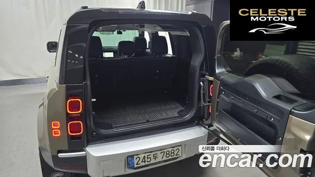 LAND ROVER Defender (L663) 110 D240 SE 2020 — photo 20 sur 20