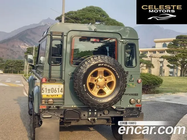 LAND ROVER Defender 90 2010 — photo 2 sur 25