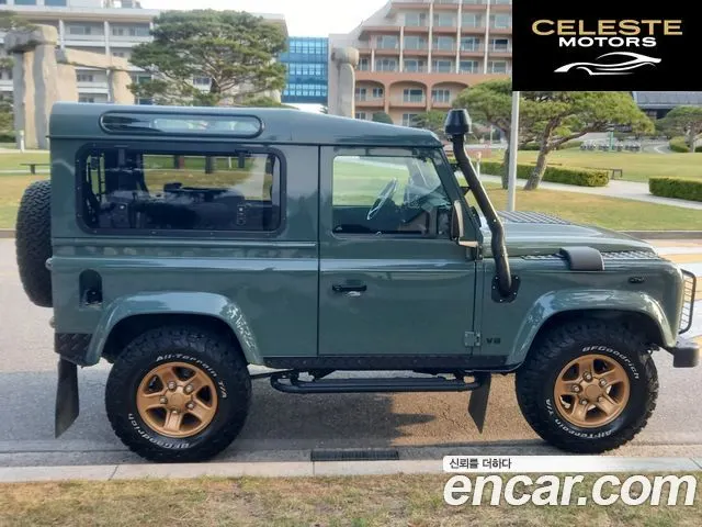 LAND ROVER Defender 90 2010 — photo 6 sur 25