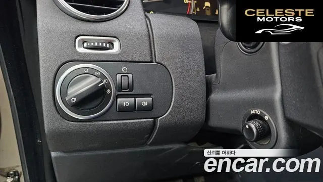 LAND ROVER Discovery 4 3.0 SDV6 HSE 2014 — photo 16 sur 20