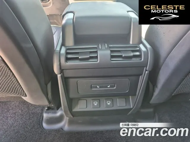 LAND ROVER Defender (L663) 110 P300 X-Dynamic SE 2024 — photo 15 sur 26