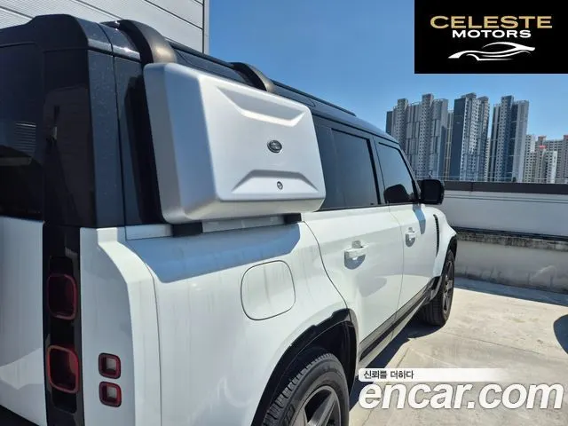 LAND ROVER Defender (L663) 110 P300 X-Dynamic SE 2024 — photo 18 sur 26
