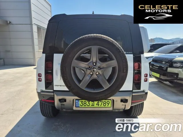 LAND ROVER Defender (L663) 110 P300 X-Dynamic SE 2024 — photo 3 sur 26