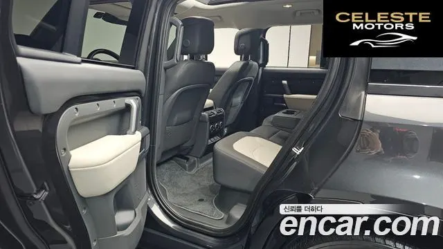 LAND ROVER Defender (L663) 110 D300 X-Dynamic HSE 2024 — photo 10 sur 20