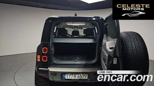 LAND ROVER Defender (L663) 110 D300 X-Dynamic HSE 2024 — photo 19 sur 20