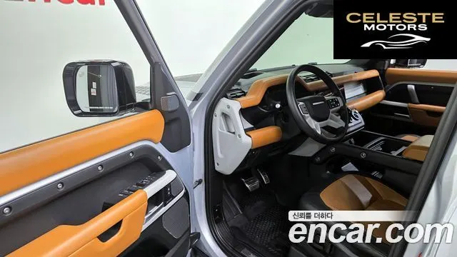 LAND ROVER Defender (L663) 110 P300 X-Dynamic SE 2024 — photo 13 sur 20