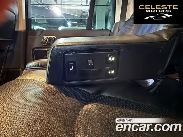 LAND ROVER Range Rover 4.4 TDV8 Vogue 2012 — photo 17 sur 25