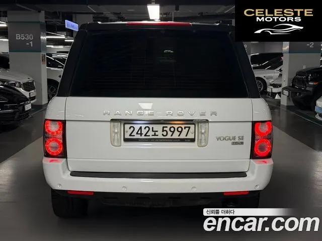 LAND ROVER Range Rover 4.4 TDV8 Vogue 2012 — photo 2 sur 25