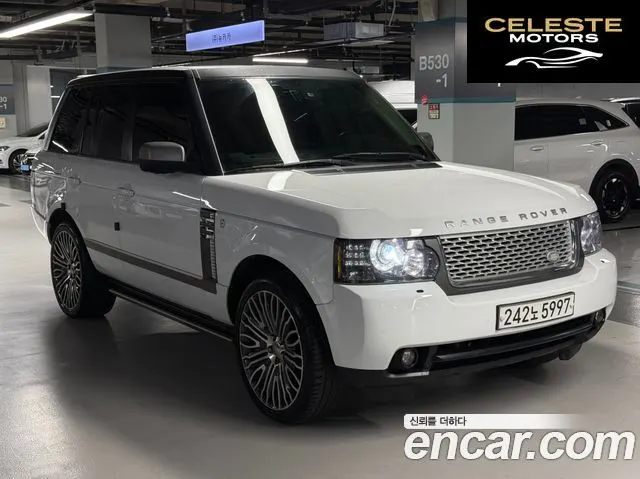 LAND ROVER Range Rover 4.4 TDV8 Vogue 2012 — photo 24 sur 25