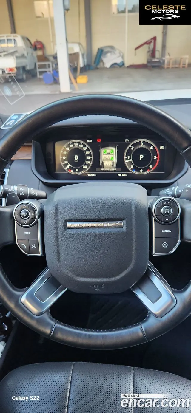 LAND ROVER Discovery 5 3.0 TD6 HSE 2018 — photo 10 sur 18