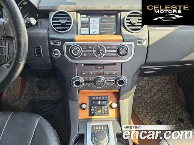 LAND ROVER Discovery 4 3.0 SDV6 SE 2013 — photo 18 sur 26