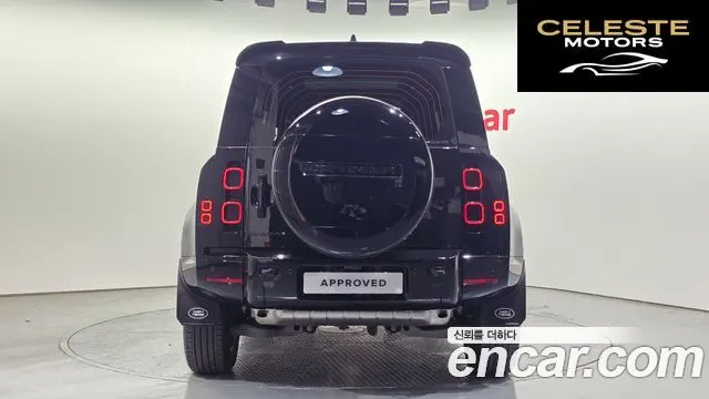 LAND ROVER Defender (L663) 110 P300 X-Dynamic SE 2025 — photo 7 sur 20