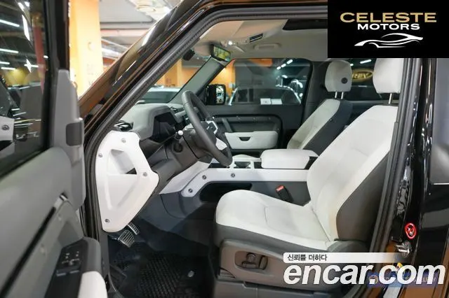 LAND ROVER Defender (L663) 110 P300 X-Dynamic SE 2024 — photo 13 sur 19