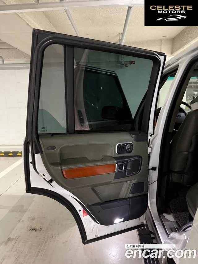 LAND ROVER Range Rover V8 5.0 Supercharged 2011 — photo 11 sur 18