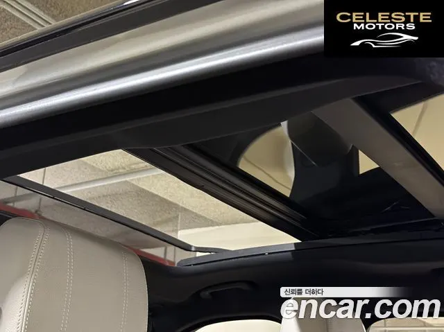 LAND ROVER Range Rover Velar 3.0 P380 R-Dynamic SE 2018 — photo 13 sur 26