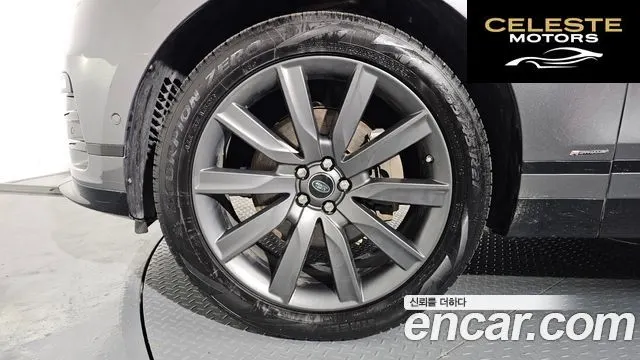 LAND ROVER Range Rover Velar 3.0 D300 R-Dynamic HSE 2018 — photo 4 sur 44