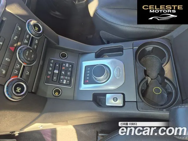 LAND ROVER Discovery 4 3.0 SDV6 SE 2014 — photo 16 sur 20