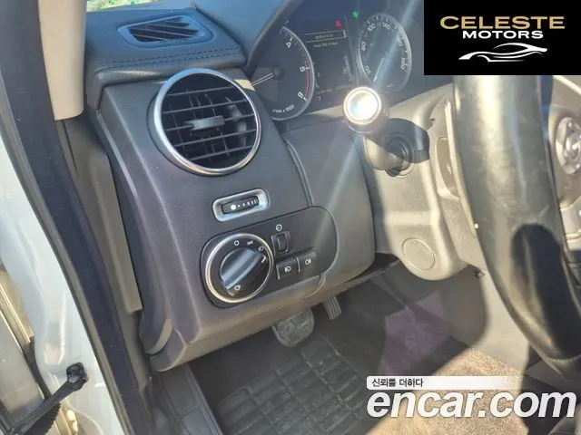 LAND ROVER Discovery 4 3.0 SDV6 SE 2014 — photo 20 sur 20