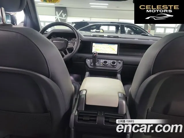 LAND ROVER Defender (L663) 110 P300 X-Dynamic SE 2024 — photo 18 sur 26