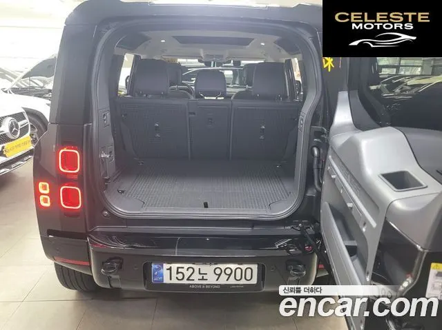LAND ROVER Defender (L663) 110 P300 X-Dynamic SE 2024 — photo 19 sur 26
