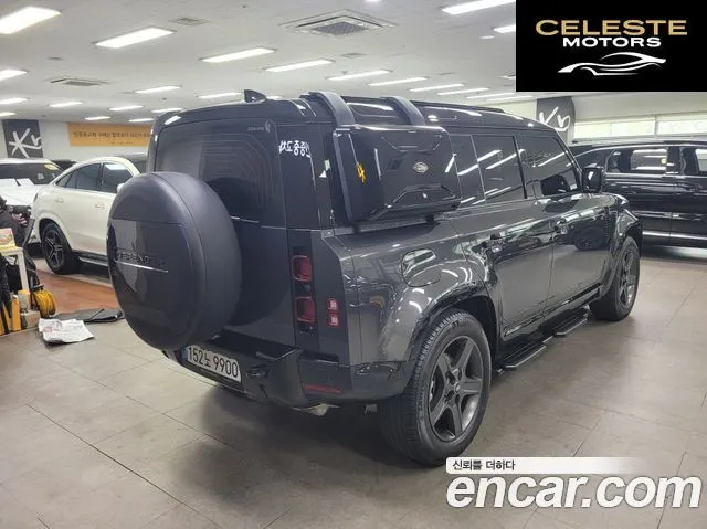 LAND ROVER Defender (L663) 110 P300 X-Dynamic SE 2024 — photo 2 sur 26