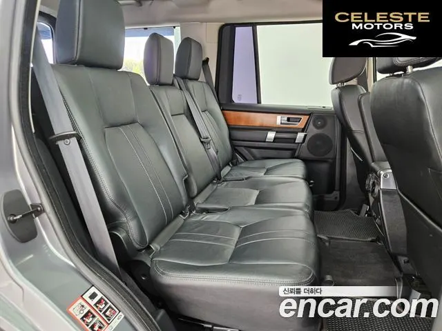 LAND ROVER Discovery 4 3.0 SDV6 SE 2012 — photo 12 sur 26