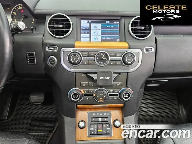 LAND ROVER Discovery 4 3.0 SDV6 SE 2012 — photo 14 sur 26
